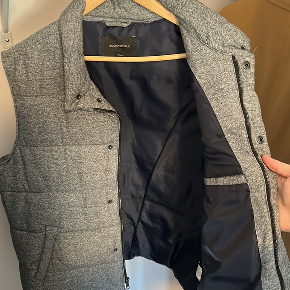 Banana Republic - Men’s Grey Vest (XL) - Picture 3 of 3